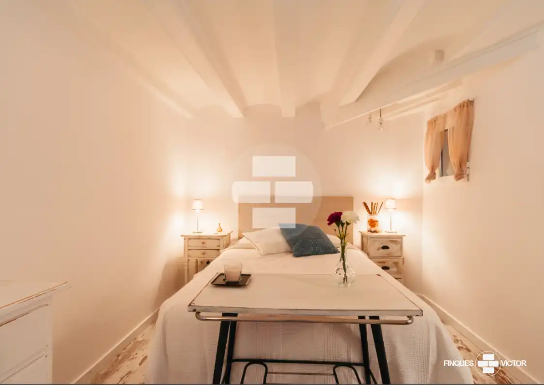 Habitación de Piso en venta en Barcelona con Amueblado, Horno y TV
