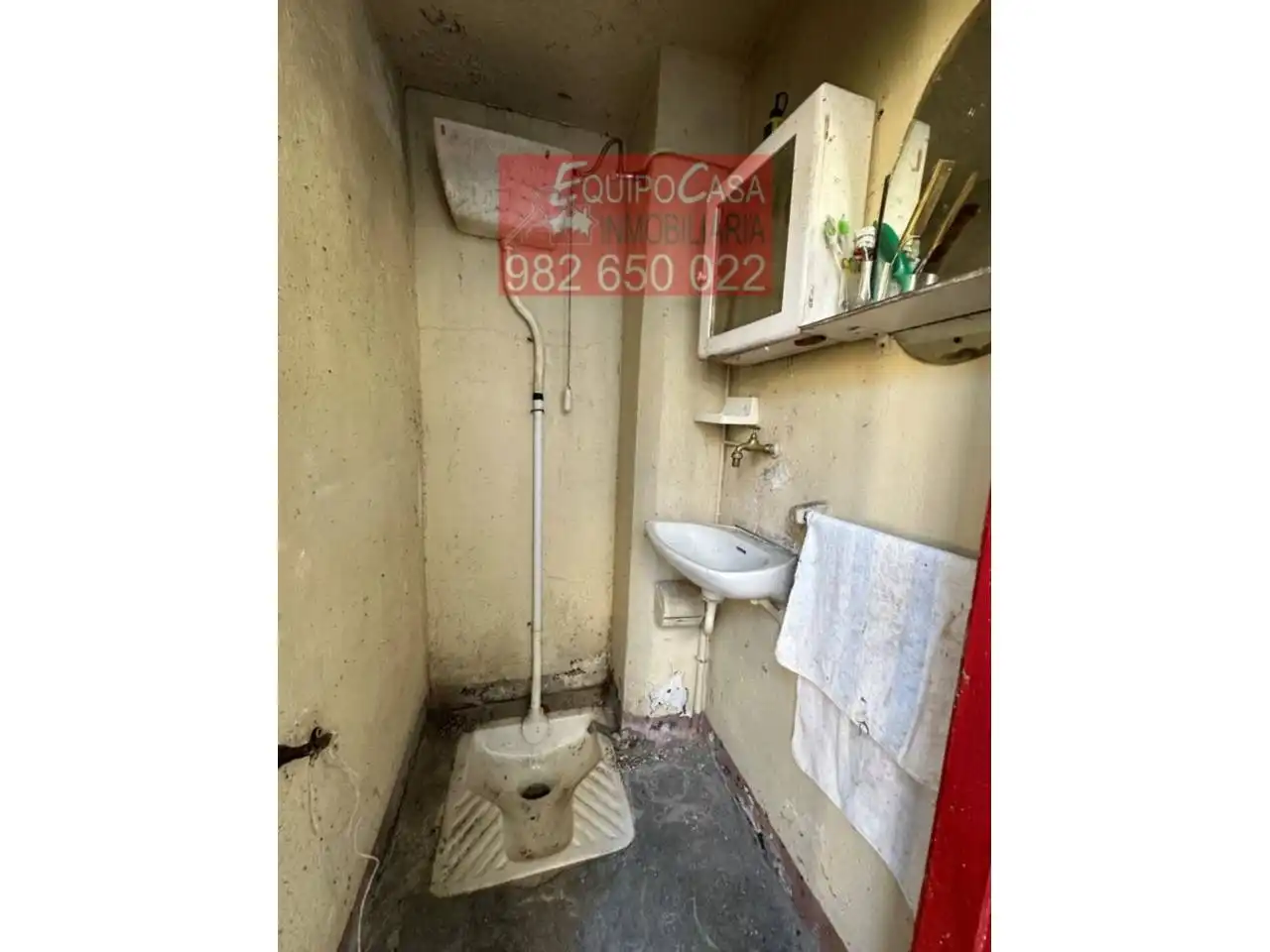 Bany de Casa adosada en venda en Palas de Rei amb Calefacció, Jardí privat i Parquet