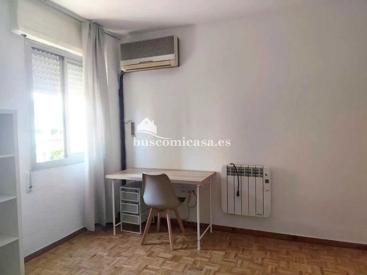 Room in Ruiz Jiménez, Avda de Madrid - Pº de la Estación