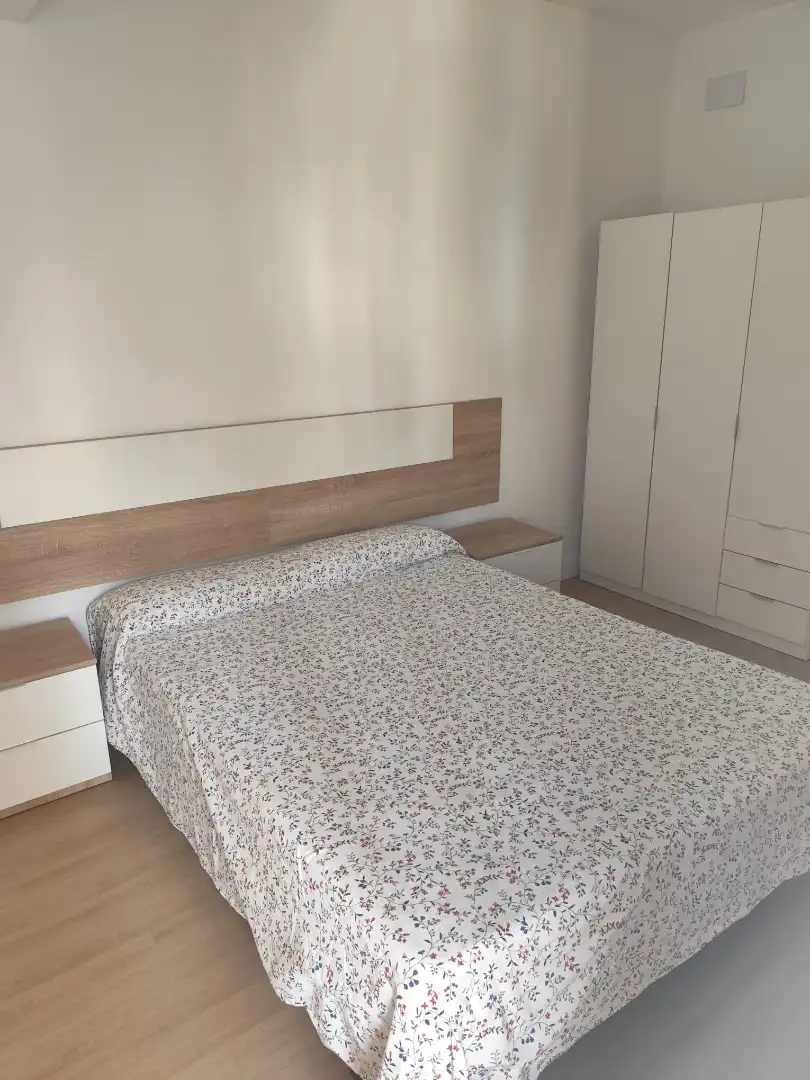 Schlafzimmer von Wohnung zur Miete in Plasencia mit Möbliert