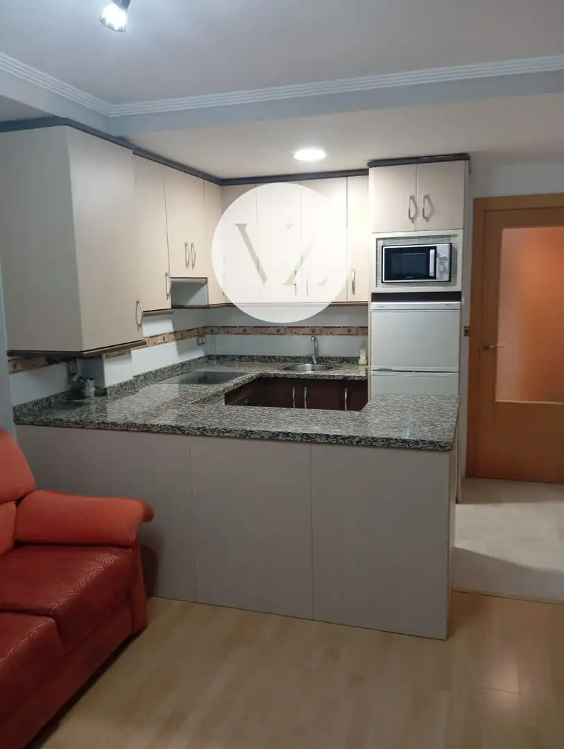 Cuina de Apartament de lloguer en Salamanca amb Calefacció, Terrassa i Moblat
