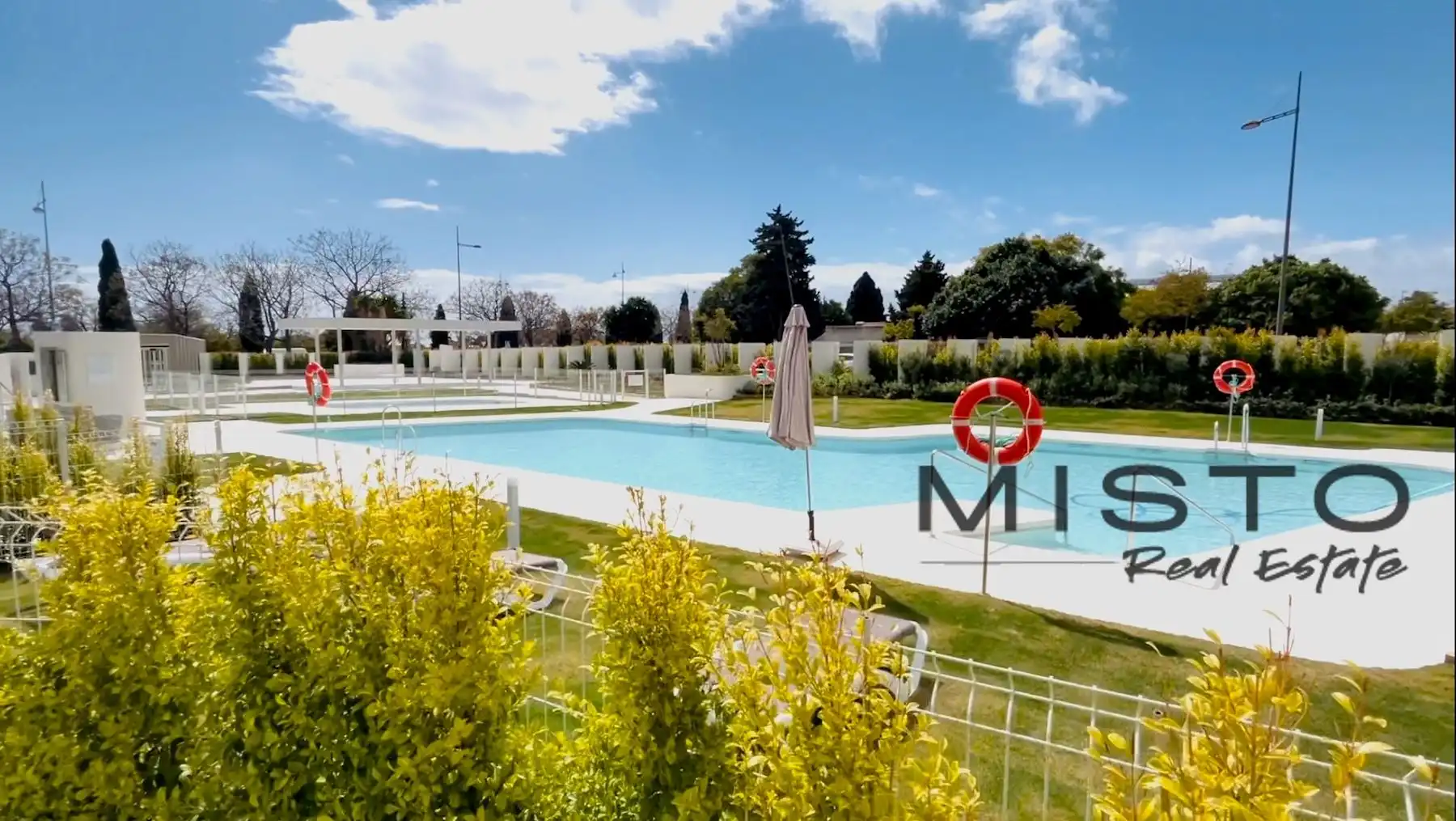 Swimming pool of Flat for sale in San Pedro de Alcántara