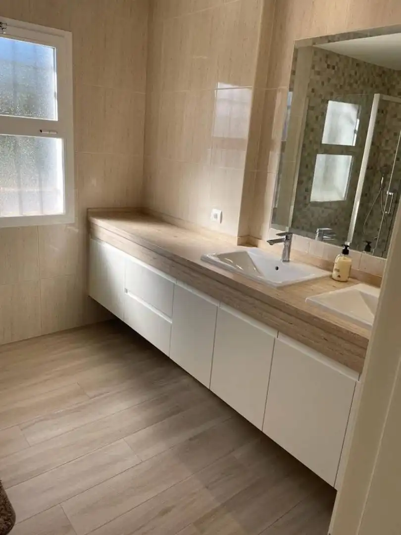 Bany de Casa o xalet de lloguer en Marbella amb Terrassa