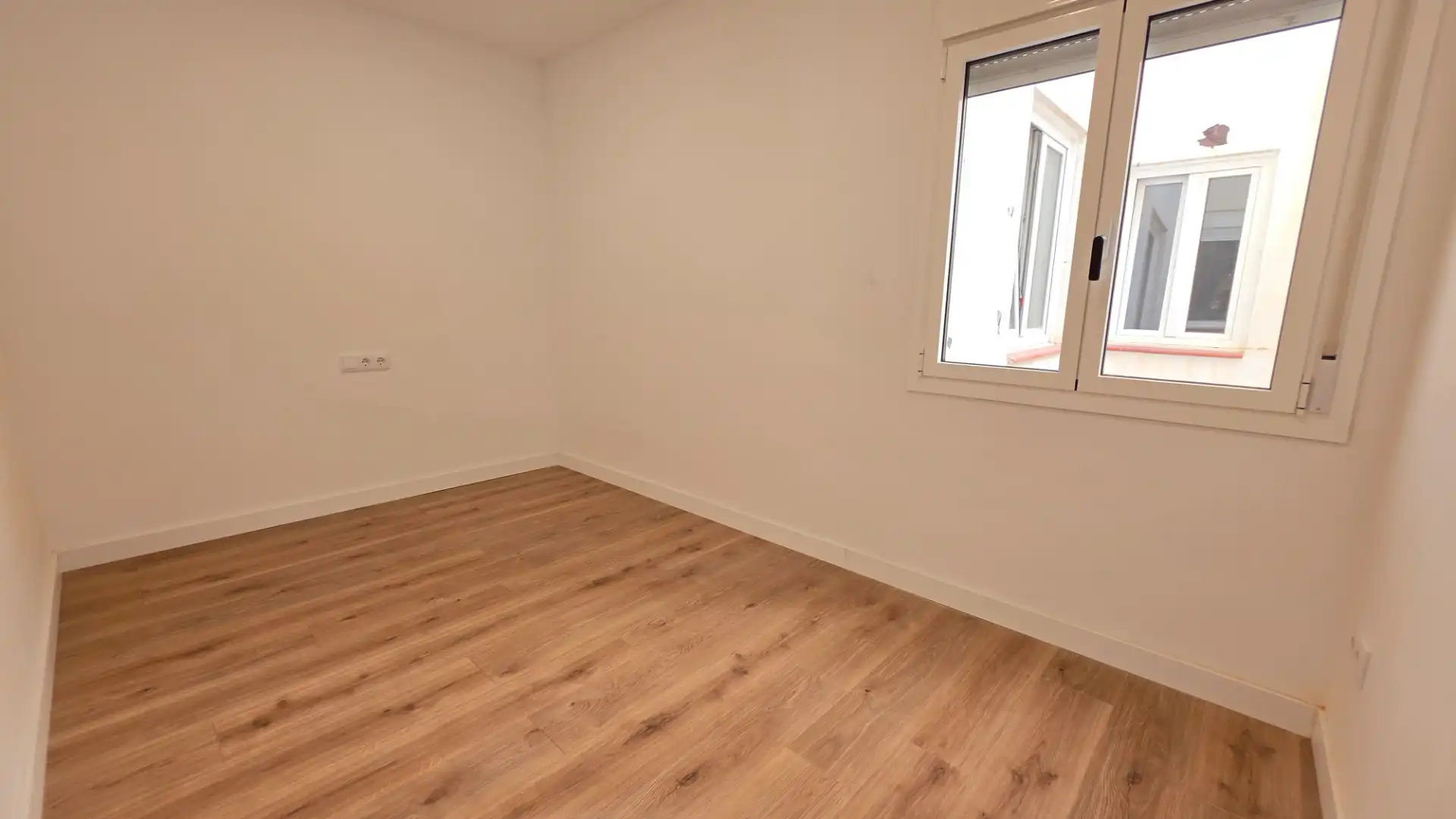 Schlafzimmer von Wohnung zum Verkauf in Tarragona mit Klimaanlage, Heizung und Parkett