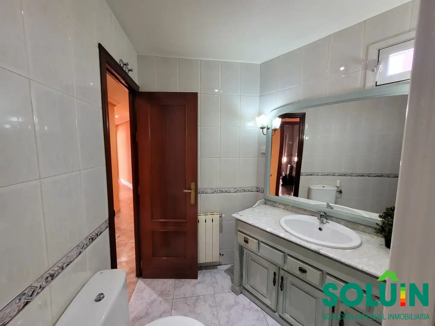 Baño de Piso en venta en Fuenlabrada con Calefacción, Trastero y Horno
