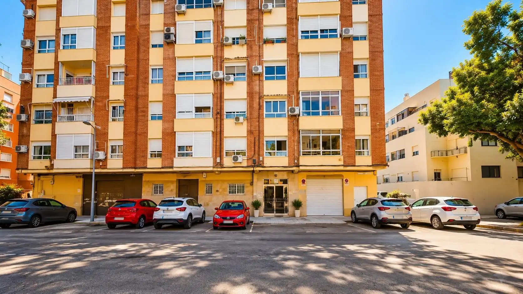 Vista exterior de Piso en venta en Almería con Aire acondicionado y Balcón