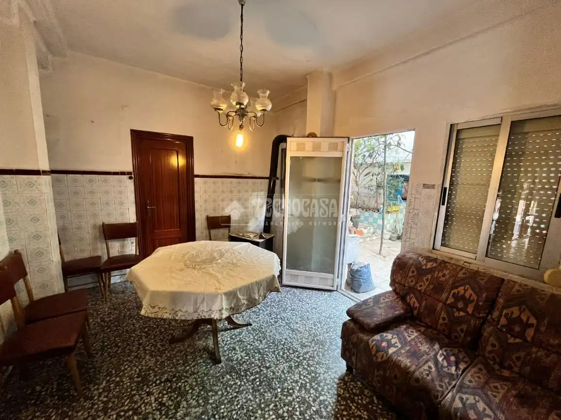 Sala de estar de Casa adosada en venta en Paterna con Terraza
