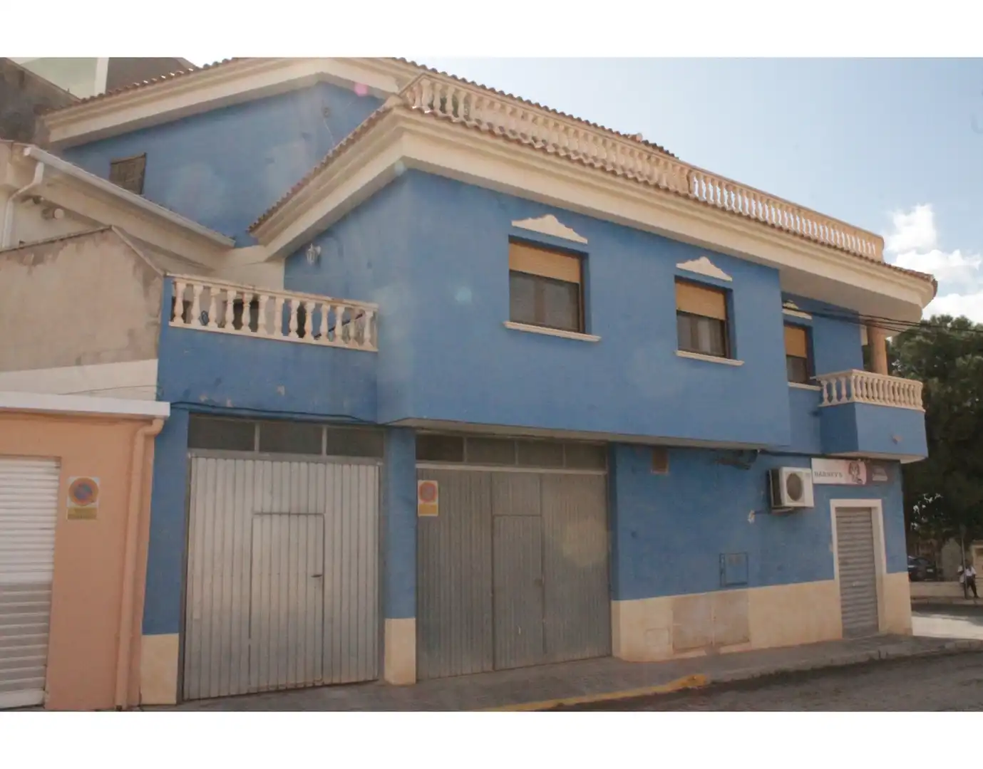 Vista exterior de Casa adosada en venta en El Pinós / Pinoso