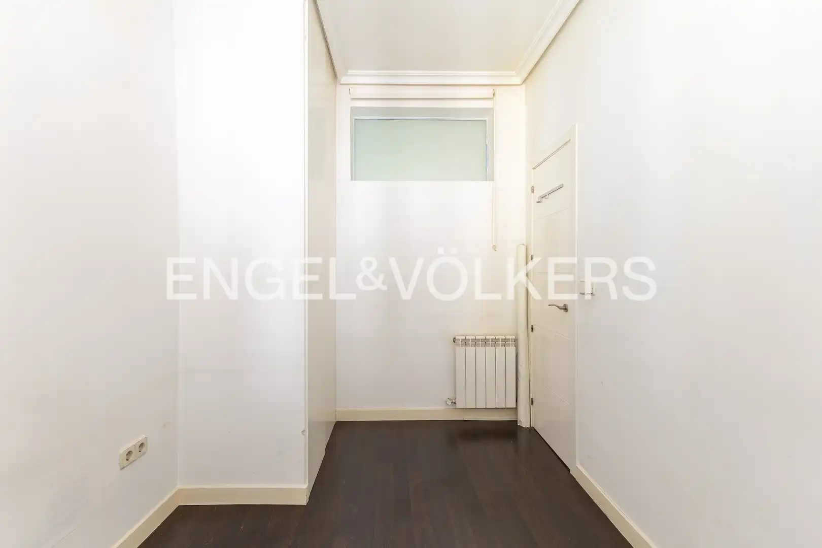 Wohnung zum Verkauf in Madrid mit Klimaanlage, Heizung und Balkon