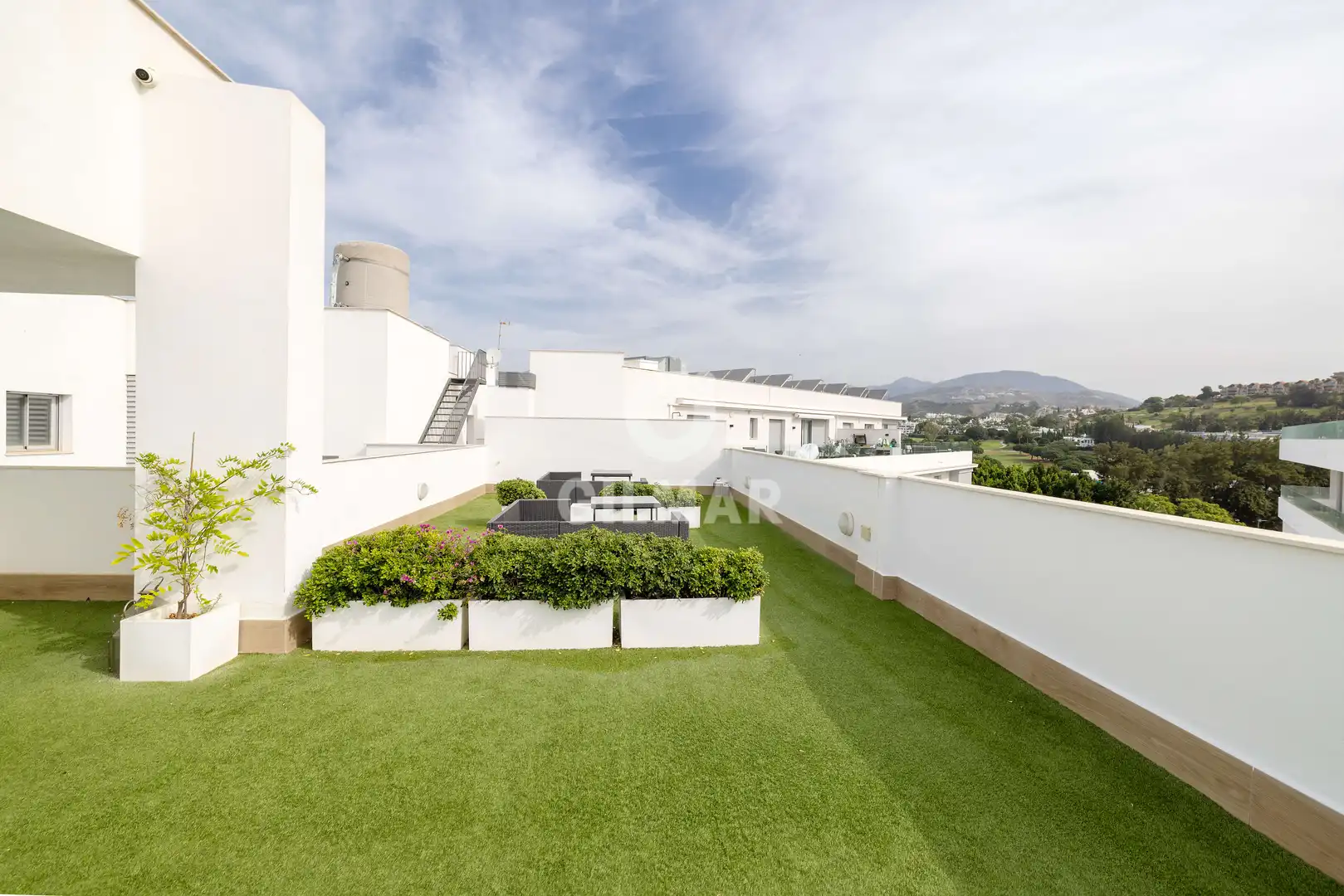 Terraza de Piso en venta en Marbella con Calefacción, Trastero y Piscina