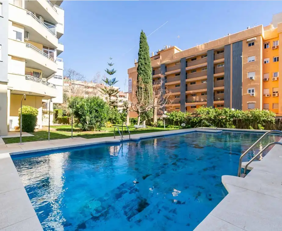 Schwimmbecken von Wohnung zum Verkauf in Fuengirola mit Möbliert, Ofen und Waschmaschine
