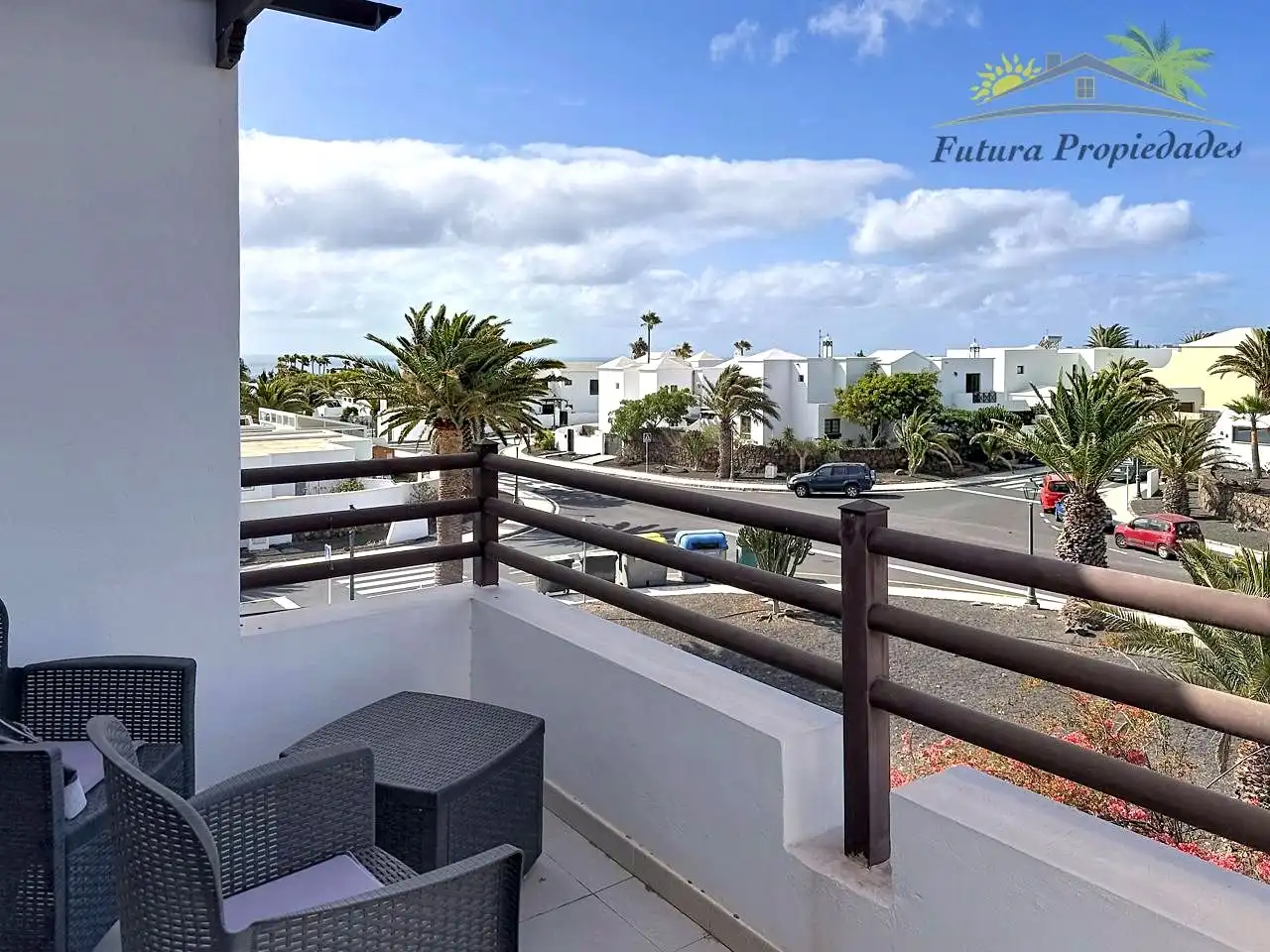 Vista exterior de Piso en venta en Teguise con Terraza y Piscina comunitaria