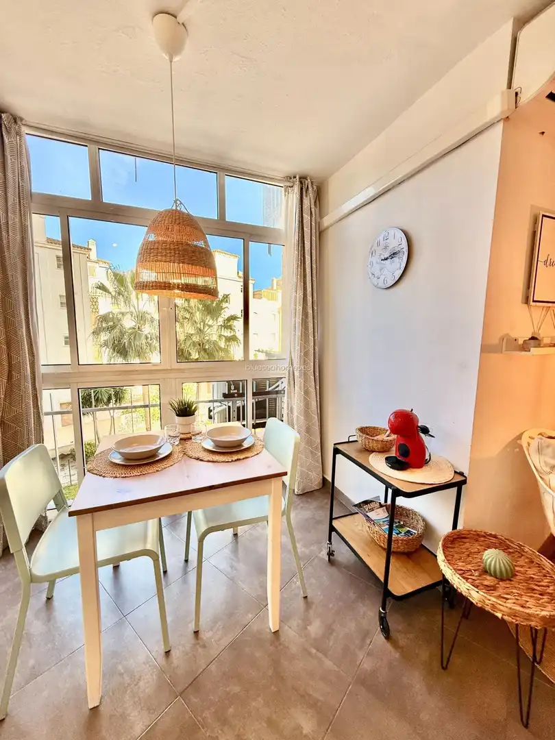 Vivienda con piscina en venta en Avenida MANUEL MENA PALMA Edif. Maite III, imagen 7