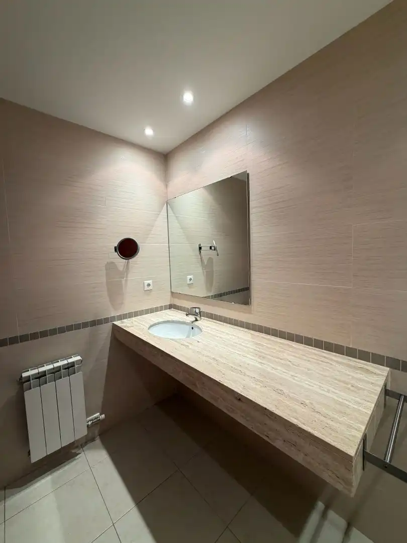 Baño de Piso en venta en La Garriga con Calefacción, Horno y Balcón