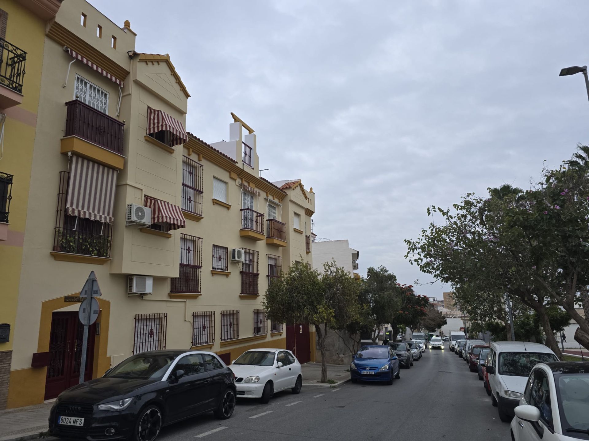 Vista exterior de Pis en venda en Motril amb Aire condicionat, Terrassa i Moblat