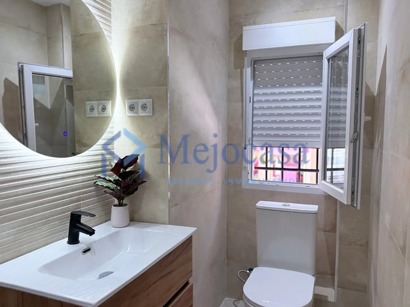 Baño de Piso en venta en Madrid con Aire acondicionado, Calefacción y Amueblado