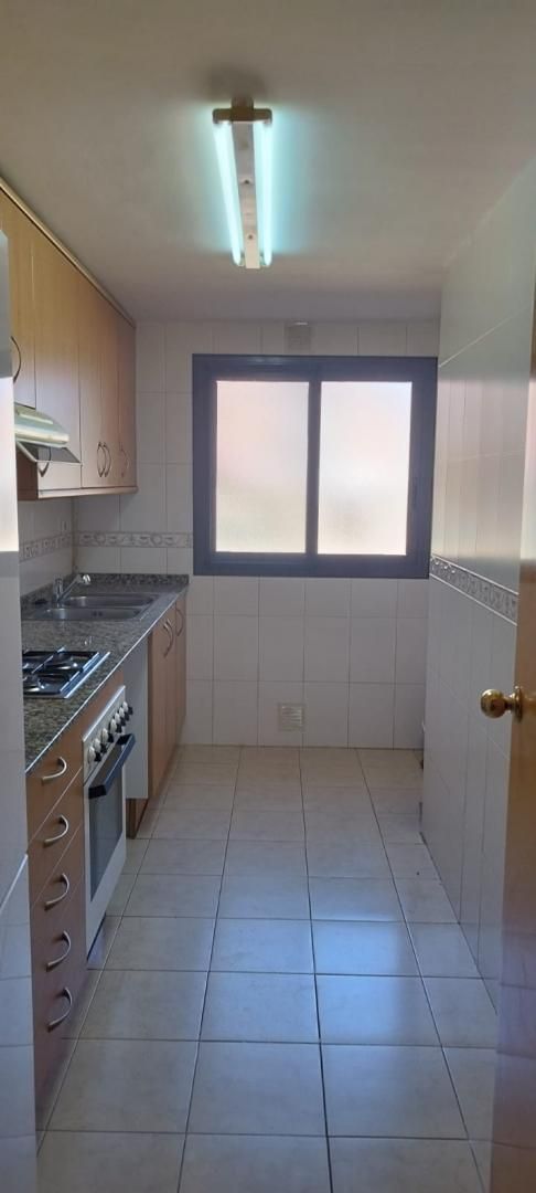 Cuina de Pis de lloguer en Terrassa amb Calefacció i Balcó