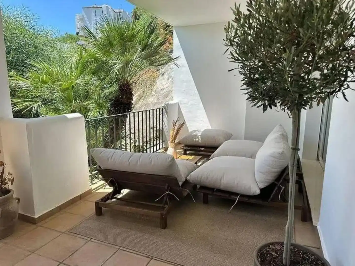 Piso con piscina en alquiler en La Quinta, imagen 34