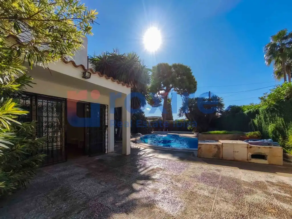 Vista exterior de Casa o xalet en venda en Eivissa amb Aire condicionat, Jardí privat i Terrassa
