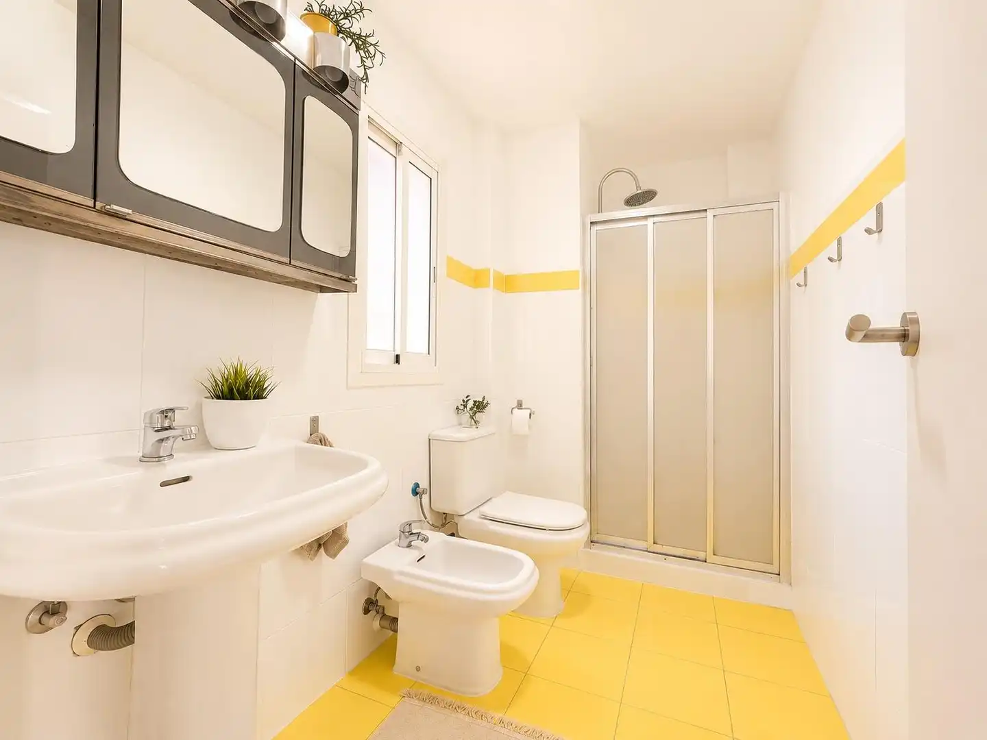 Bathroom of Flat for rent in Godella  with Air Conditioner, Terrace and Furnished