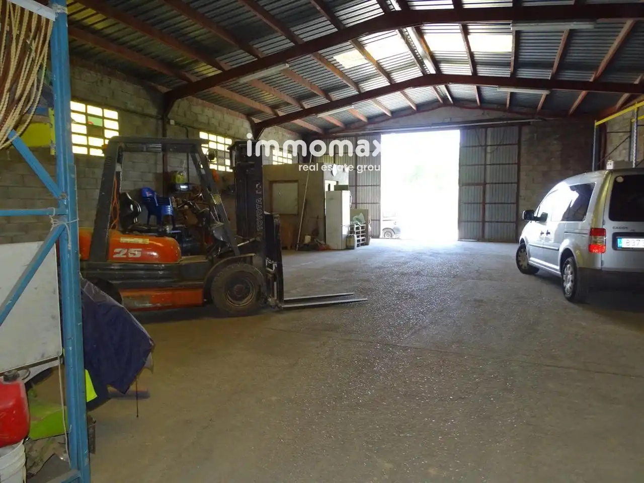 Nave industrial de alquiler en Caseres