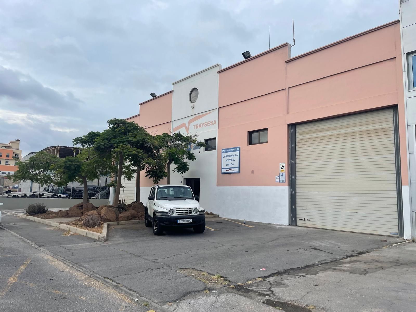 Industrial buildings to rent in Las Chafiras