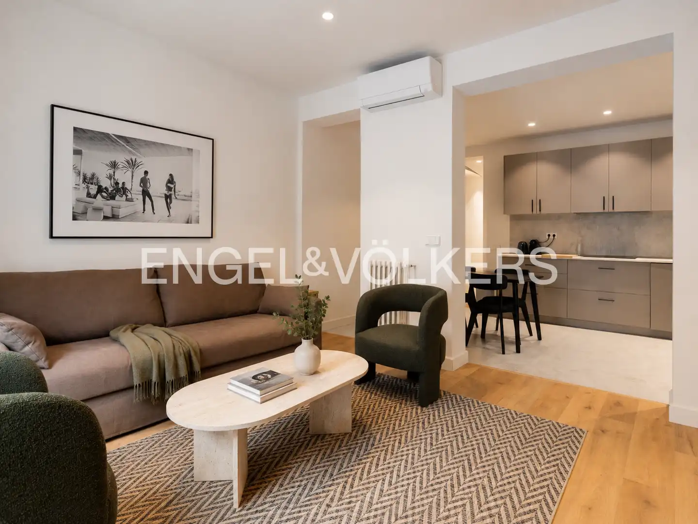 Sala d'estar de Apartament de lloguer en Madrid amb Aire condicionat i Calefacció