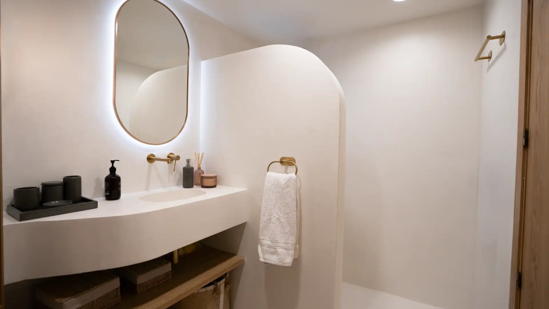 Badezimmer von Wohnungen zur Miete in Marbella mit Klimaanlage, Heizung und Terrasse
