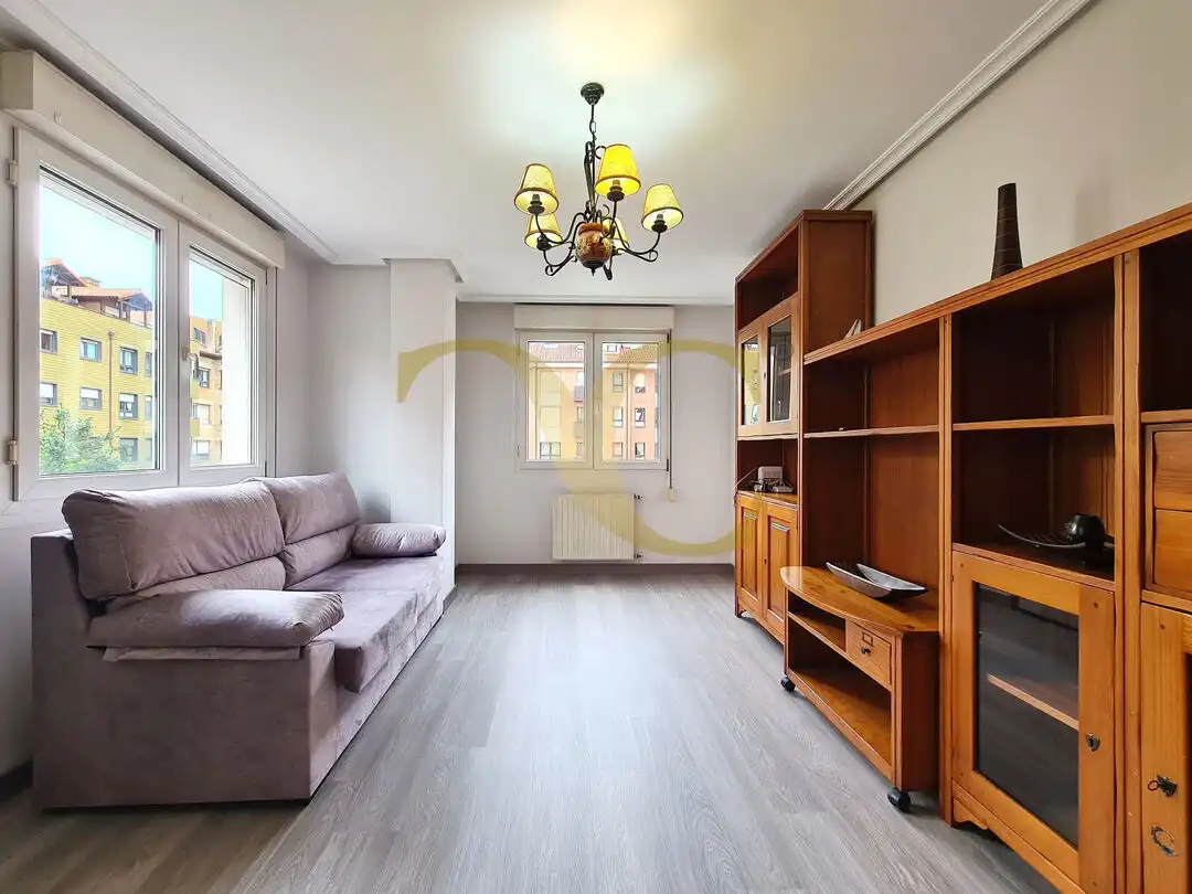Sala d'estar de Pis en venda en Gijón  amb Calefacció