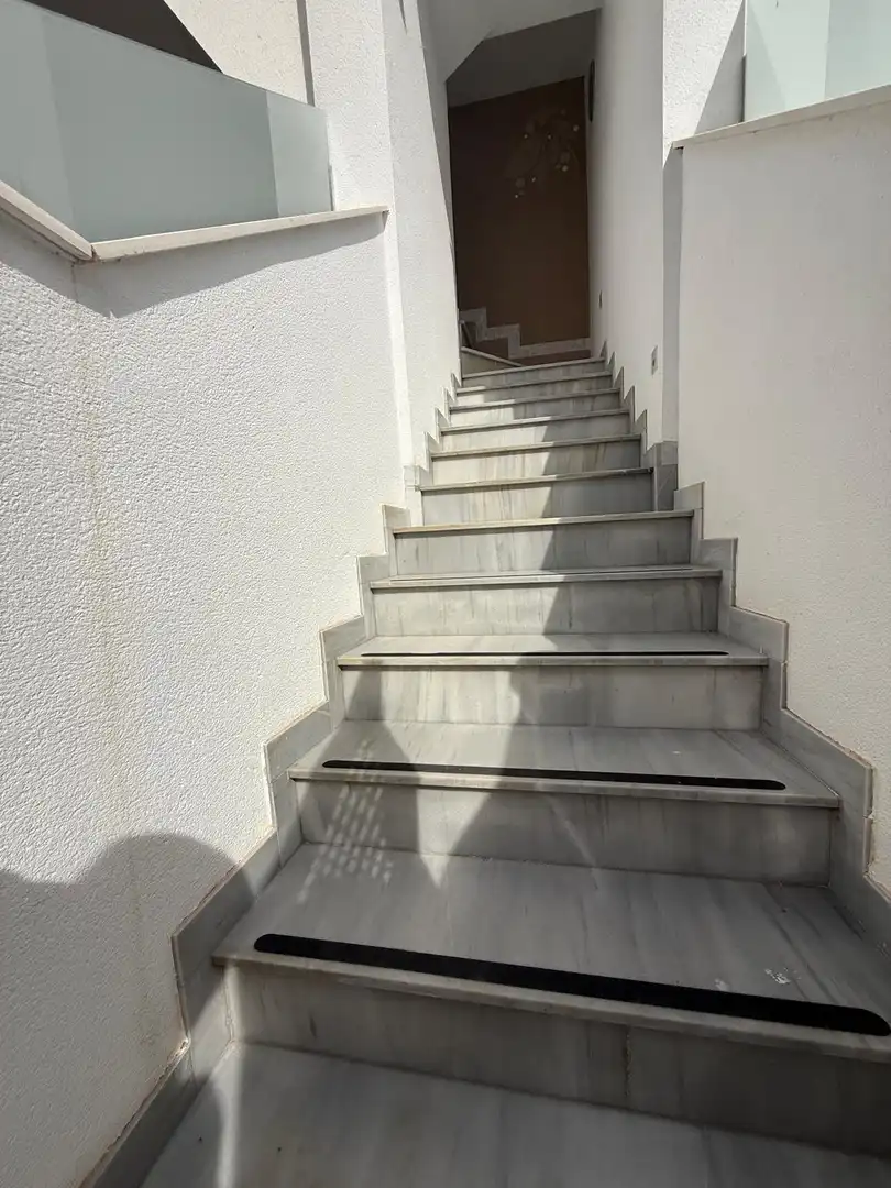 Dachboden zum Verkauf in San Pedro del Pinatar mit Klimaanlage, Heizung und Privatgarten