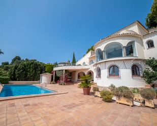 Vista exterior de Casa o xalet en venda en Altea amb Aire condicionat, Terrassa i Piscina