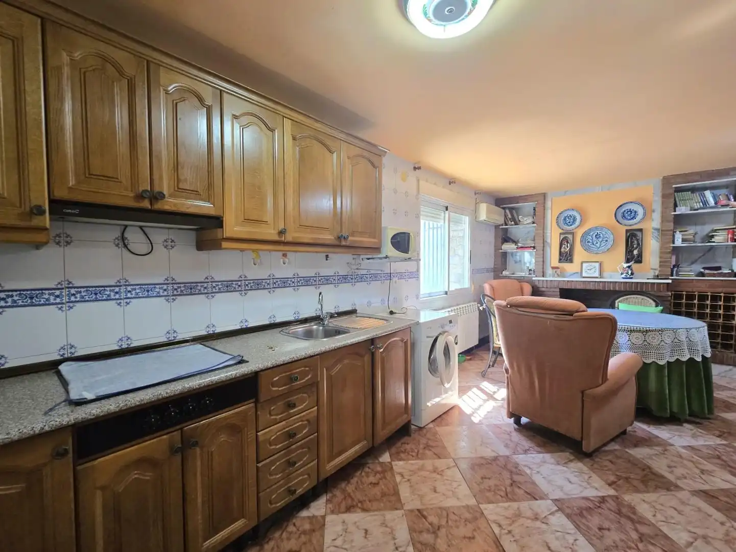 Houses for sale in Calle ALVARO DE HINOJOSA, Miralvalle - Av. Virgen del Puerto - La Data