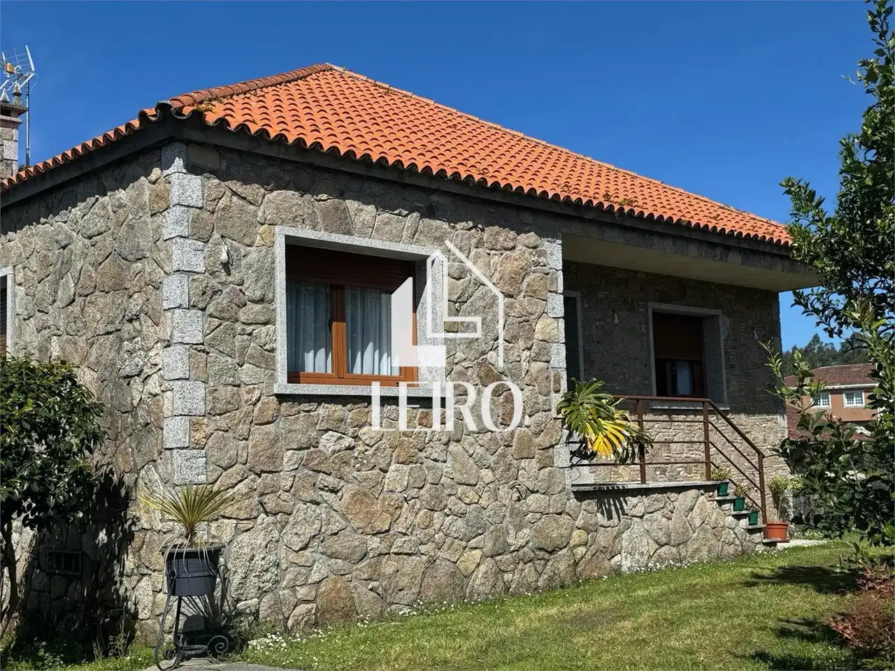Vista exterior de Casa o chalet en venta en Vilagarcía de Arousa con Calefacción, Jardín privado y Balcón