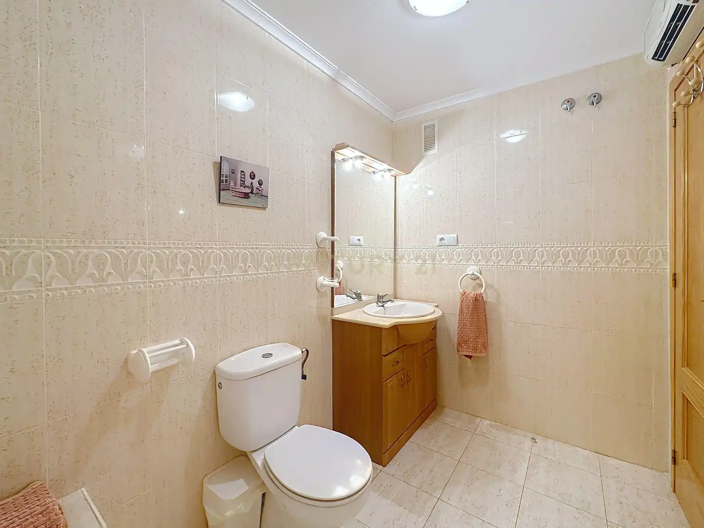 Baño de Casa adosada en venta en Orihuela con Aire acondicionado, Jardín privado y Trastero