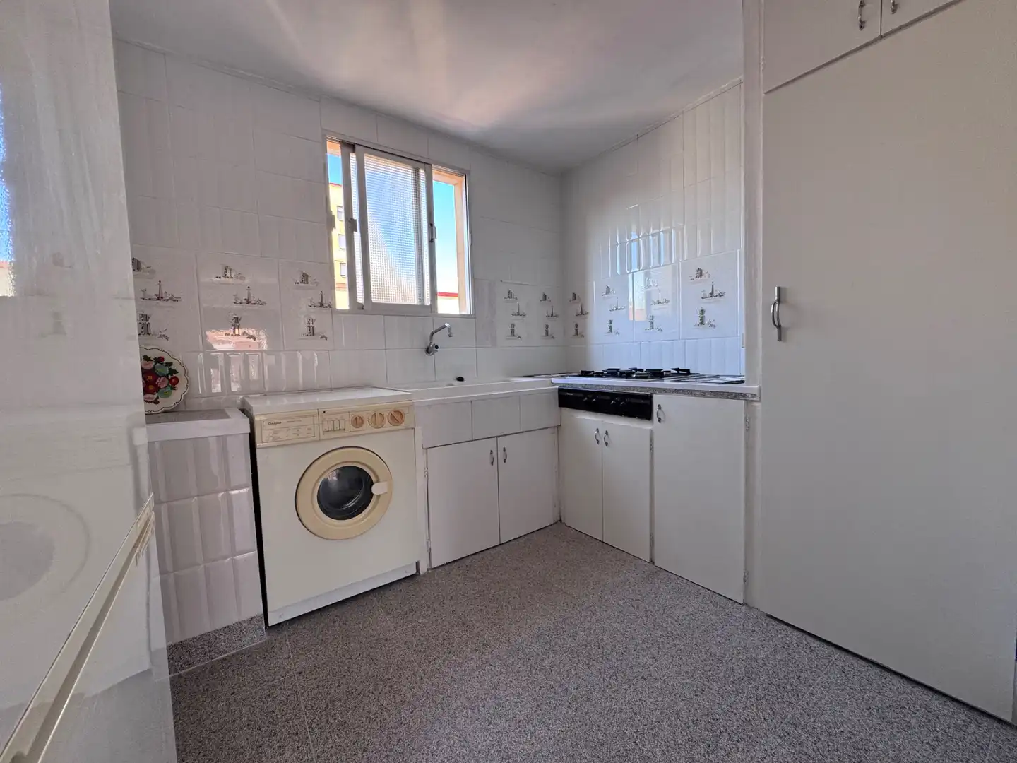 Cocina de Piso en venta en Castellón de la Plana / Castelló de la Plana con Jardín privado, Amueblado y Balcón