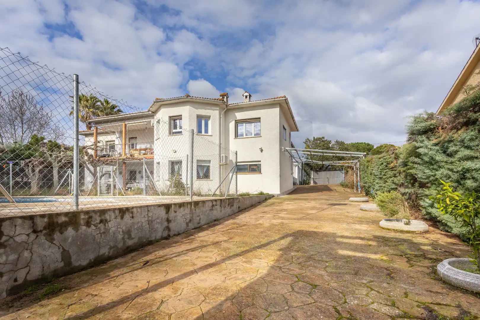 Exterior view of Houses for sale in Villanueva de la Cañada  with Air Conditioner, Heating and Private garden