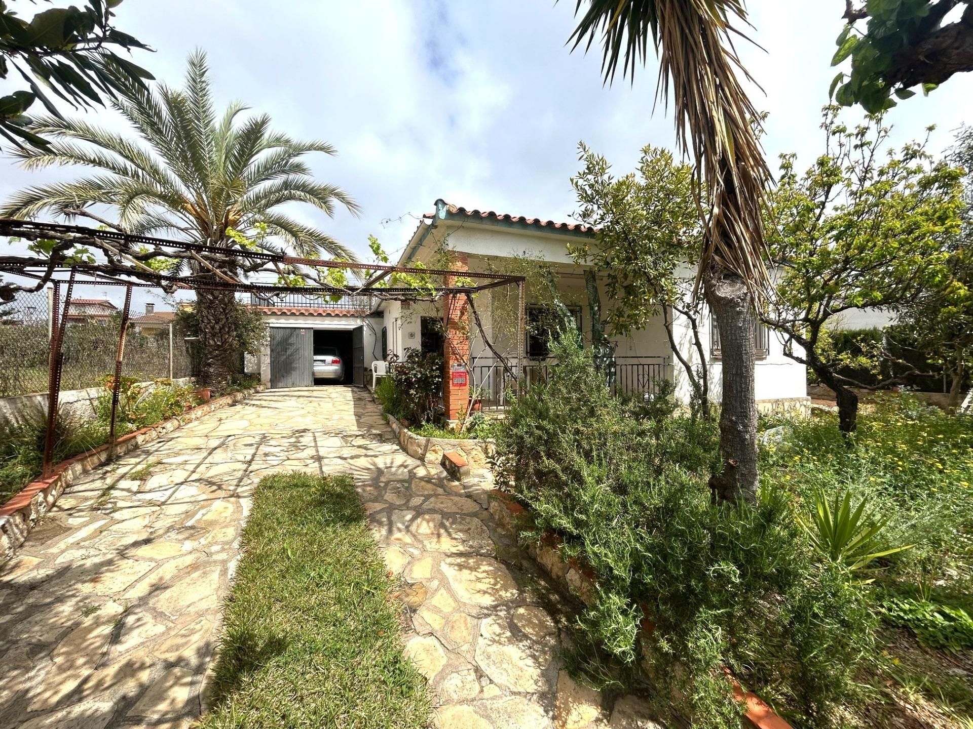 Exterior view of House or chalet for sale in El Vendrell  with Private garden, Terrace and Storage room