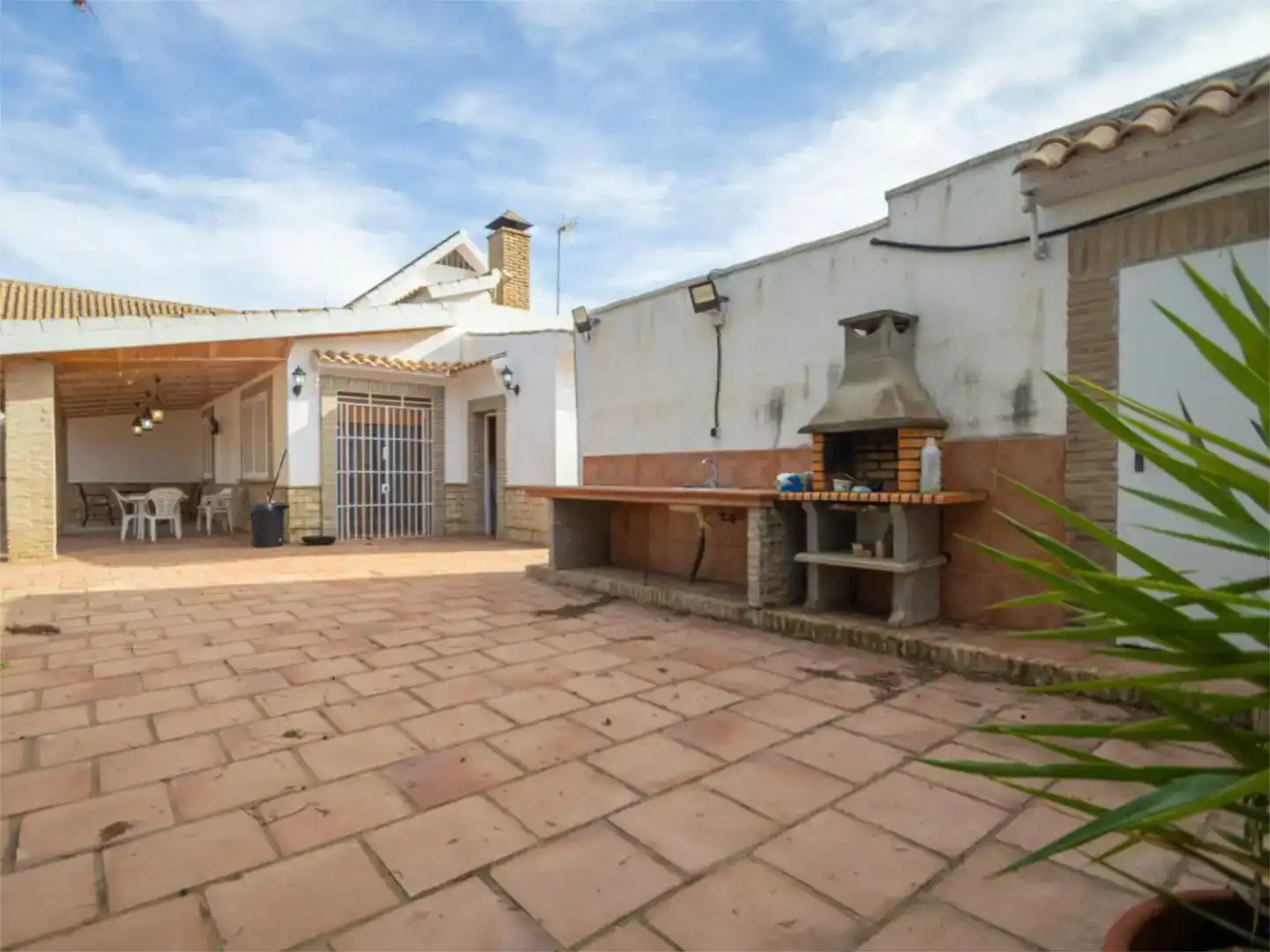Vista exterior de Casa o chalet en venta en Carmona, Sevilla