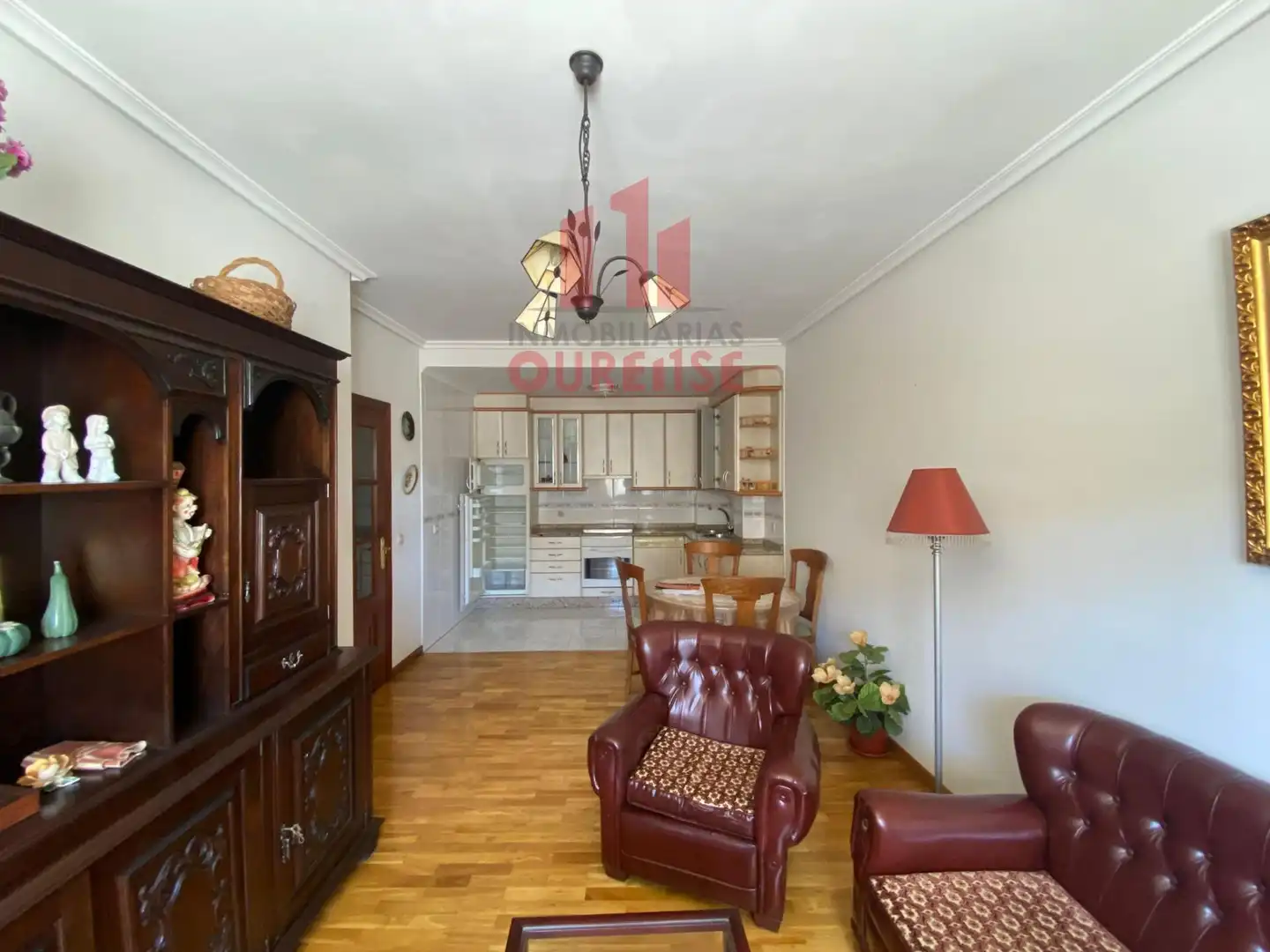 Sala d'estar de Pis de lloguer en Ourense Capital  amb Calefacció, Traster i Moblat