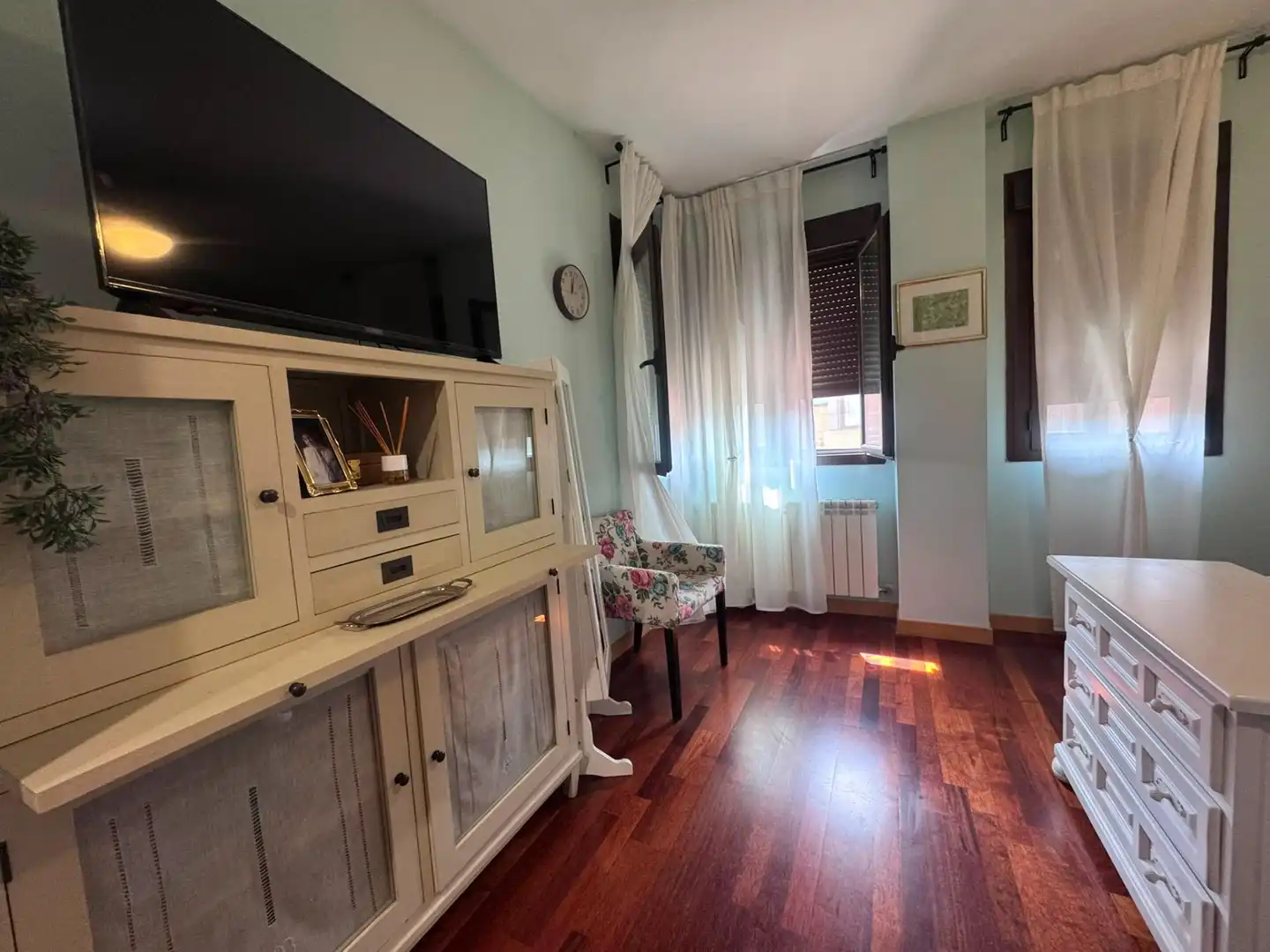 Habitación de Casa adosada en venta en Yebes con Calefacción, Balcón y Piscina comunitaria
