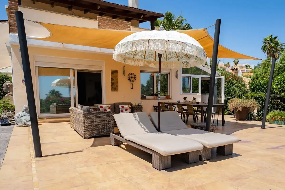 Terrassa de Casa o xalet en venda en Estepona amb Aire condicionat, Jardí privat i Terrassa
