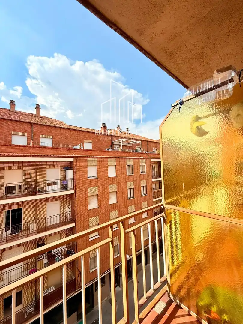 Vista exterior de Pis de lloguer en Salamanca amb Calefacció, Terrassa i Moblat