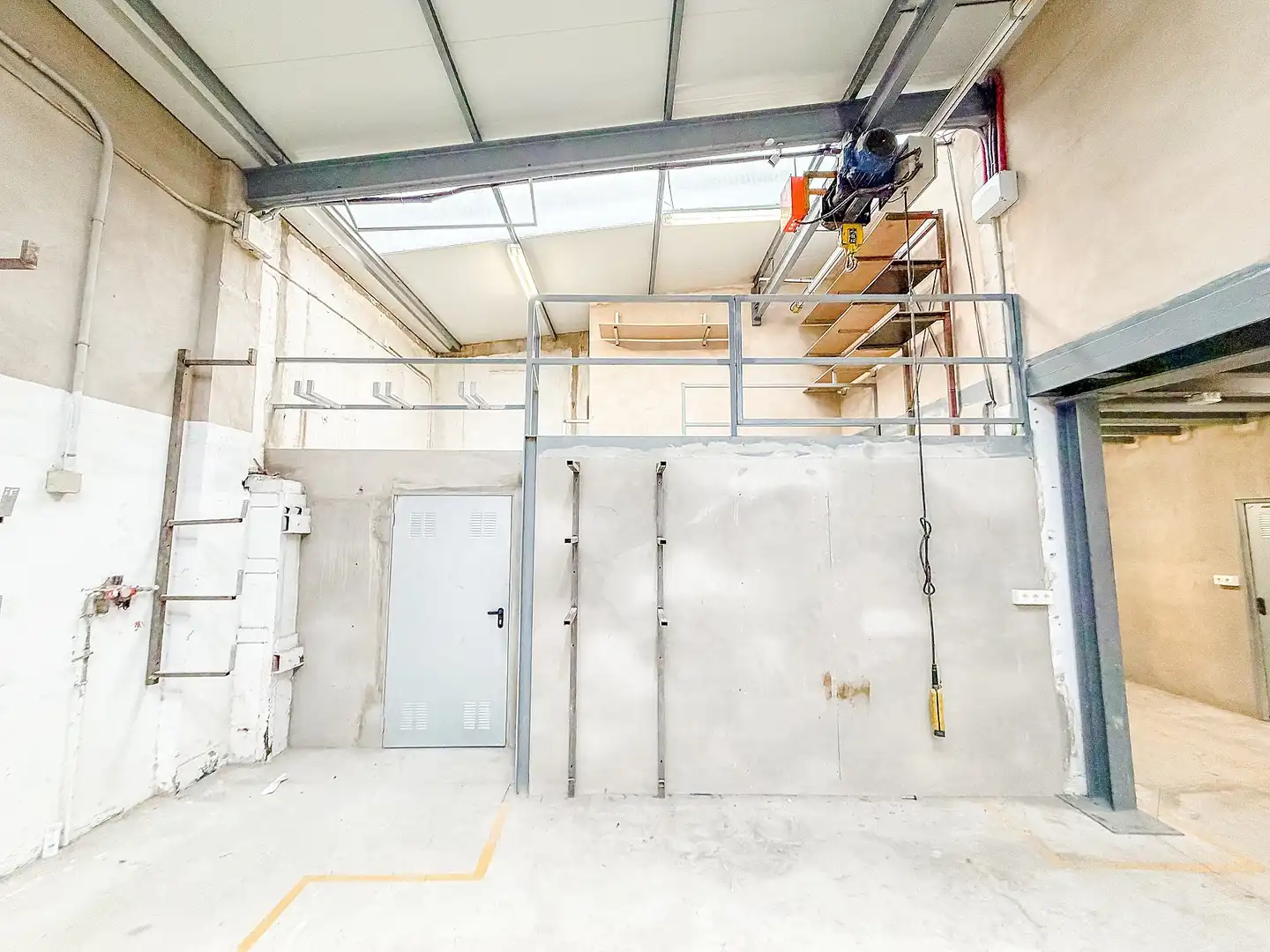 Nave industrial en venta en Villena con Calefacción y Alarma