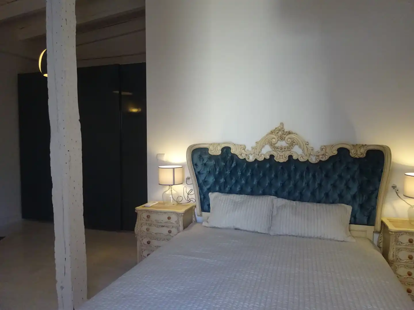 Habitación de Dúplex de alquiler en Sevilla con Aire acondicionado, Calefacción y Amueblado