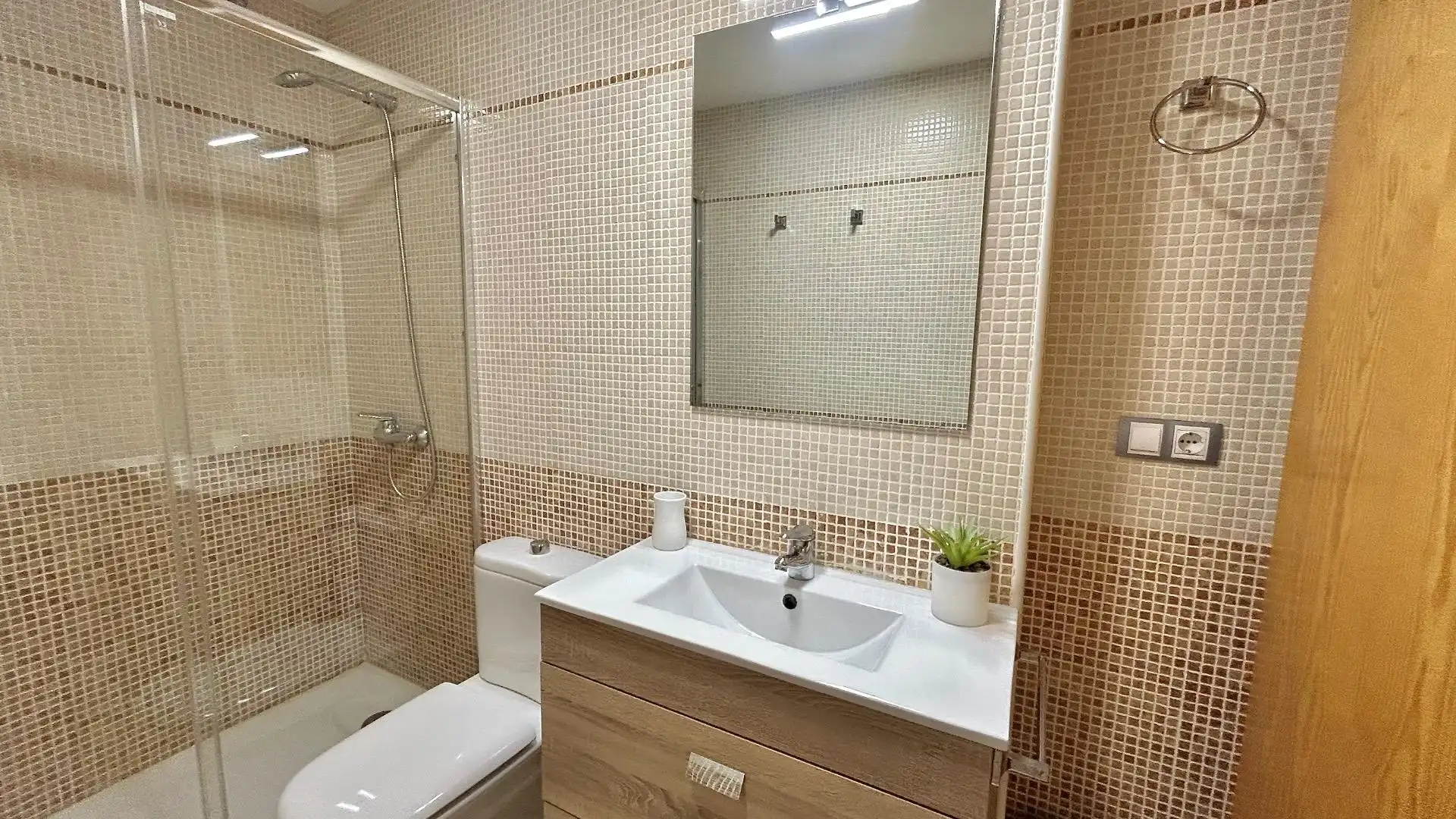 Appartamento con terrazza in vendita a Calle Calle de las Higueras, 95, imagen 58
