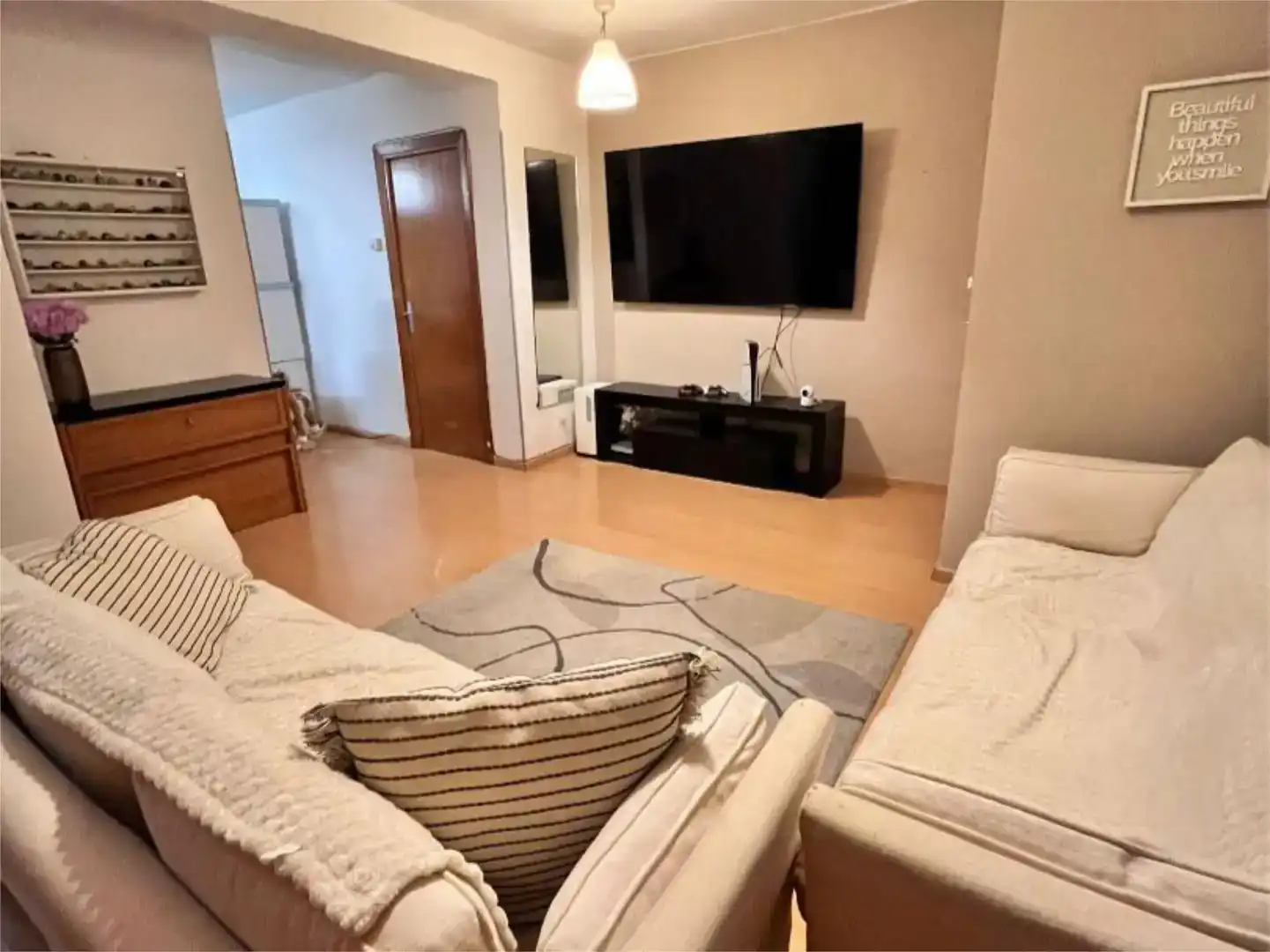 Sala d'estar de Pis en venda en Sabiñánigo amb Parquet, Traster i Moblat