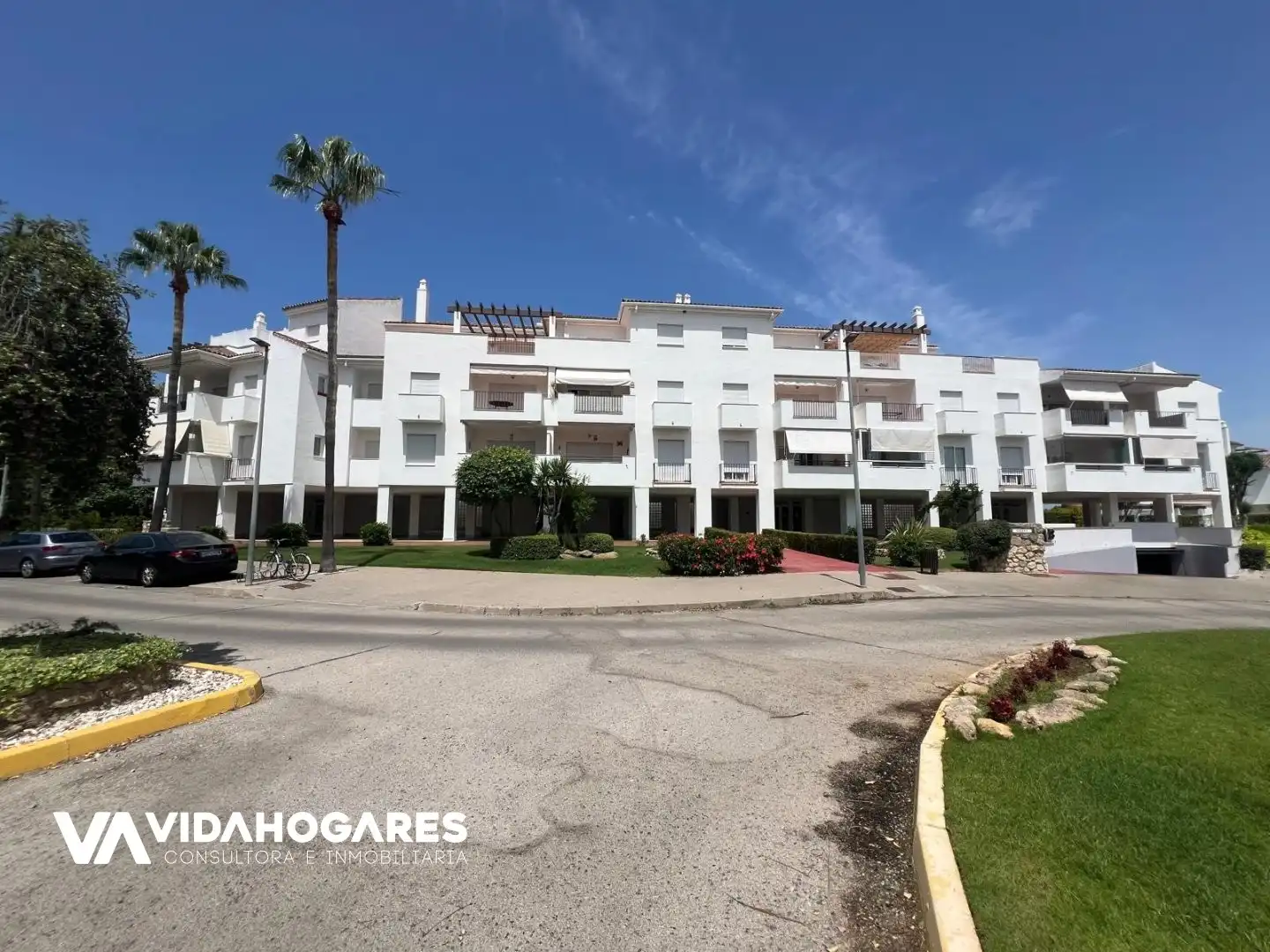 Vista exterior de Pis en venda en Rota amb Terrassa, Piscina i Moblat