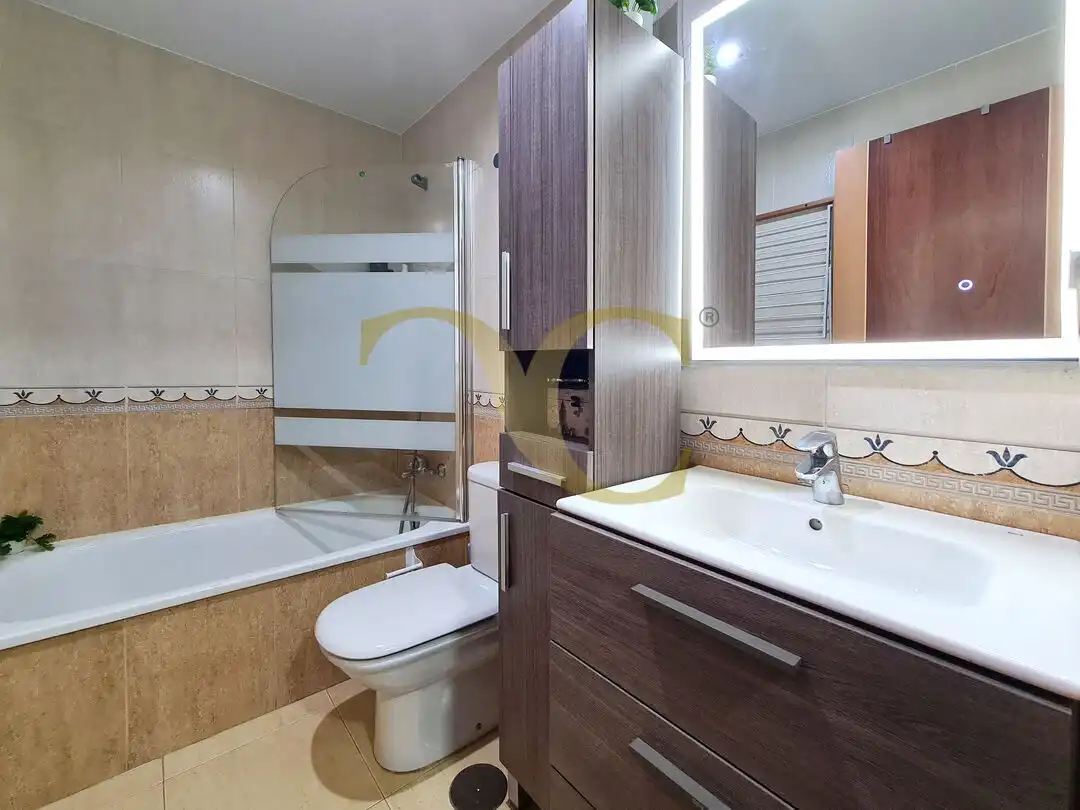 Bathroom of Flat for sale in Oviedo   with Heating, Storage room and Furnished