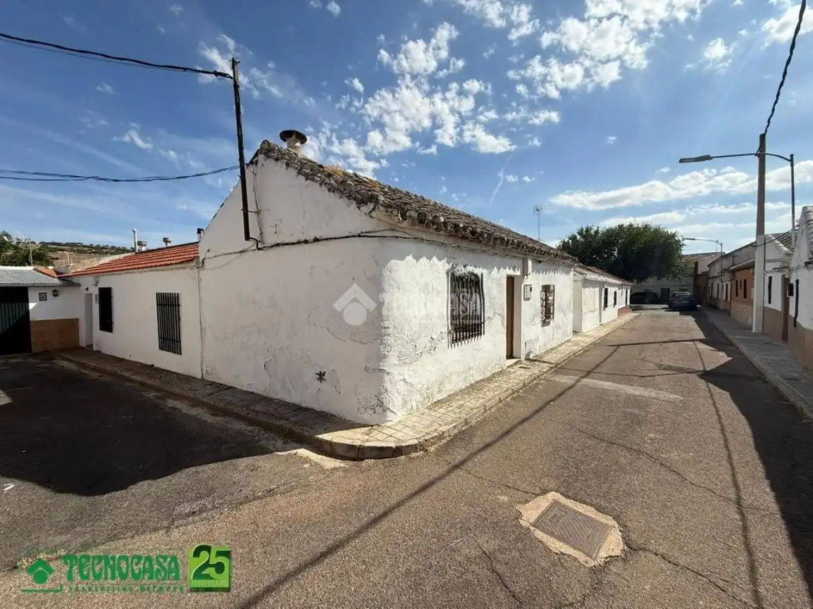 Vista exterior de Casa adosada en venda en Ciudad Real
