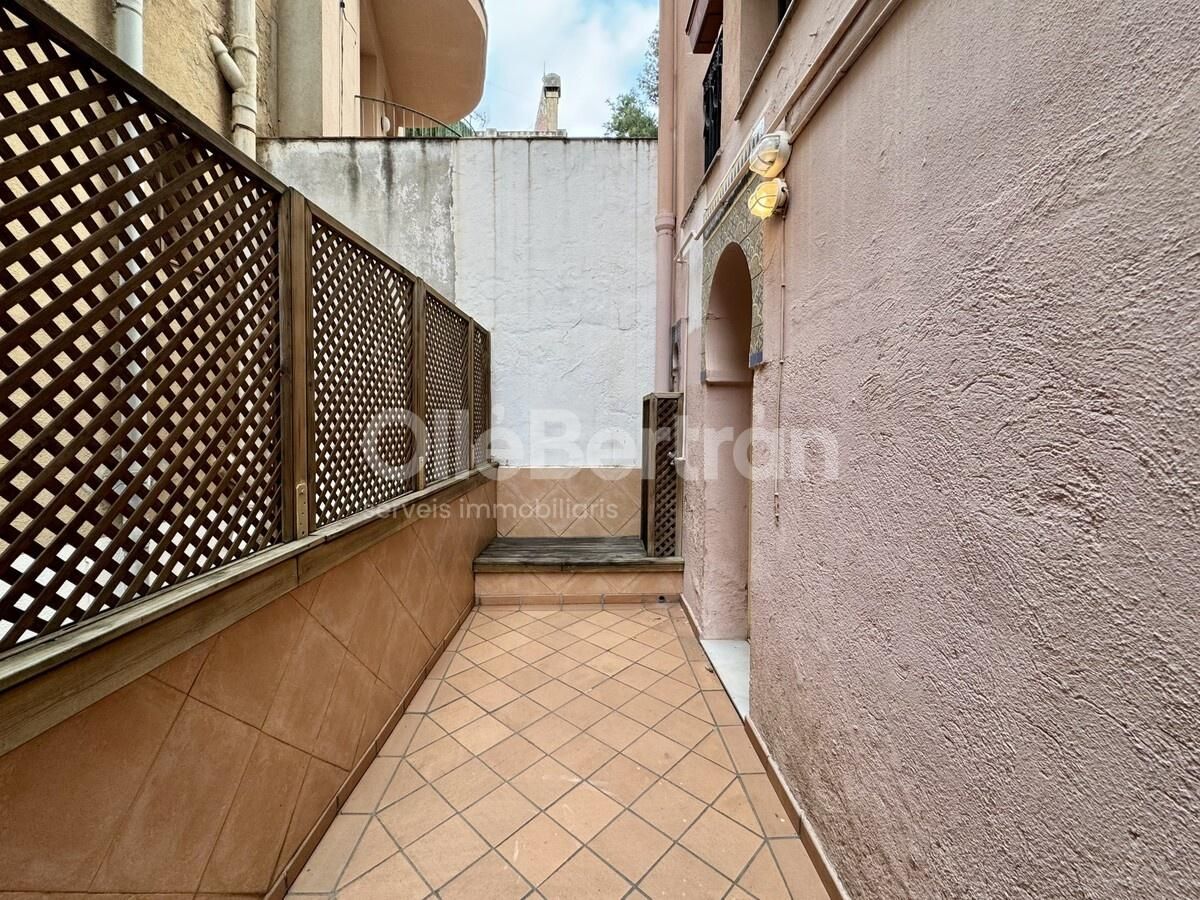 Exterior view of Flat for rent in  Barcelona Capital  with Heating and Terrace
